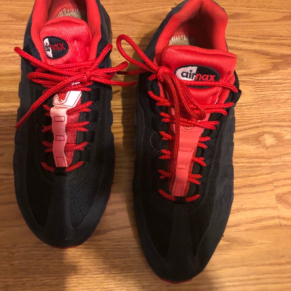 🔥Navy Blue & Red Air Max🔥